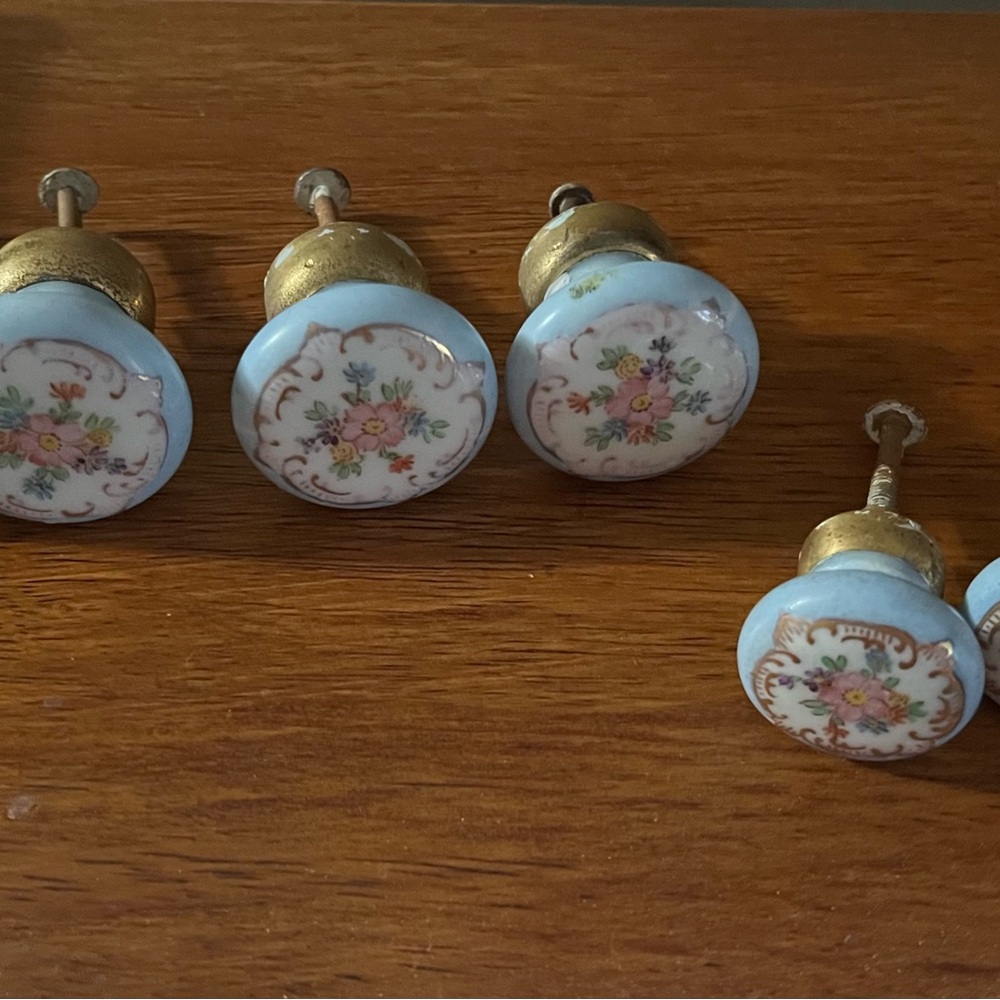 Vintage Hand Painted Victorian Porcelain Knobs - Picture 5 of 5